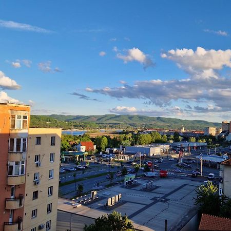 Central Modern View Ap Râmnicu Vâlcea Exterior foto